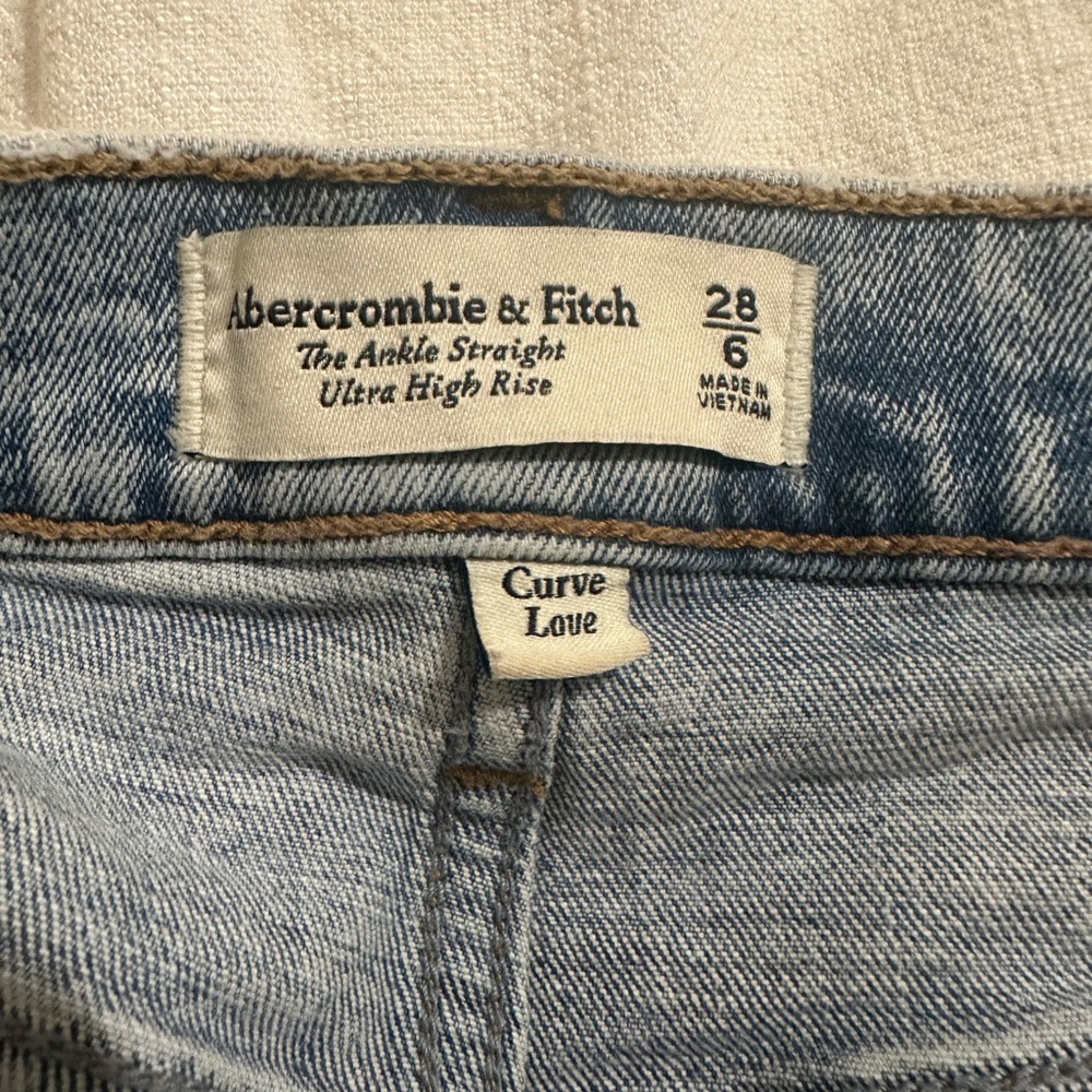 Abercrombie & Fitch - The Ankle Straight Ultra High Rise Jeans - New Without Tag - Picture 6 of 9